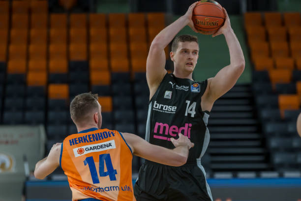 备国际经验 备国际经验